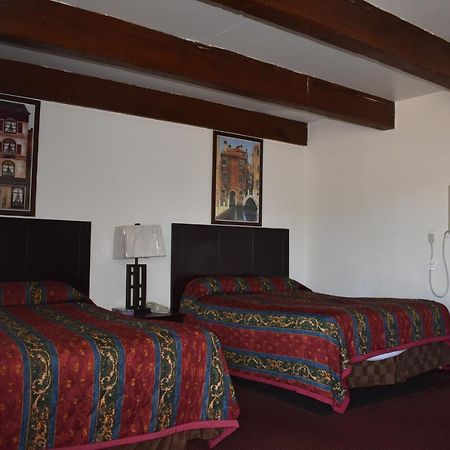 Budget Inn & Suites Freer Exteriör bild