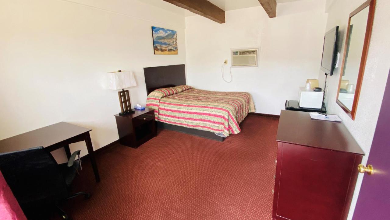 Budget Inn & Suites Freer Exteriör bild