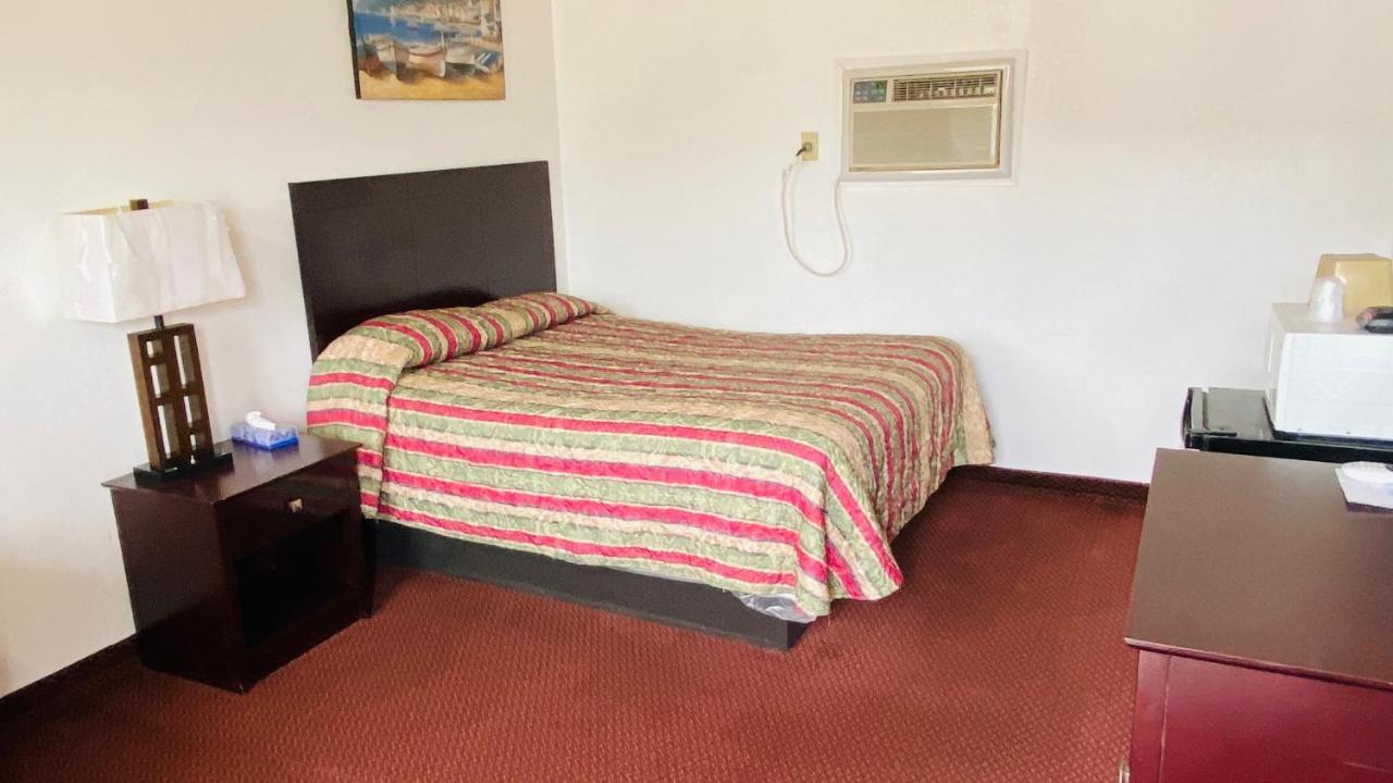 Budget Inn & Suites Freer Exteriör bild