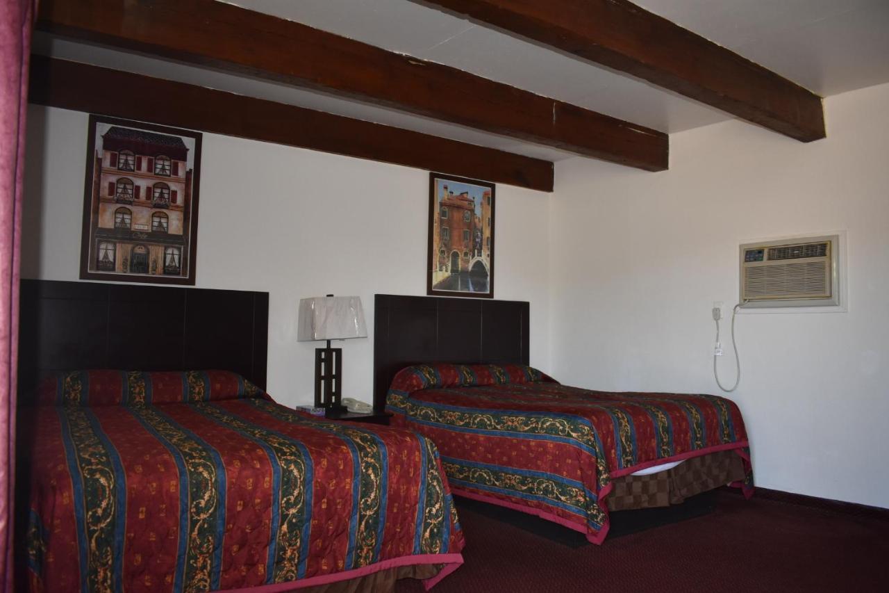 Budget Inn & Suites Freer Exteriör bild