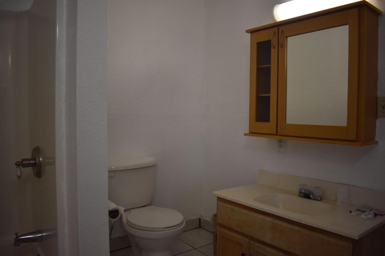 Budget Inn & Suites Freer Exteriör bild