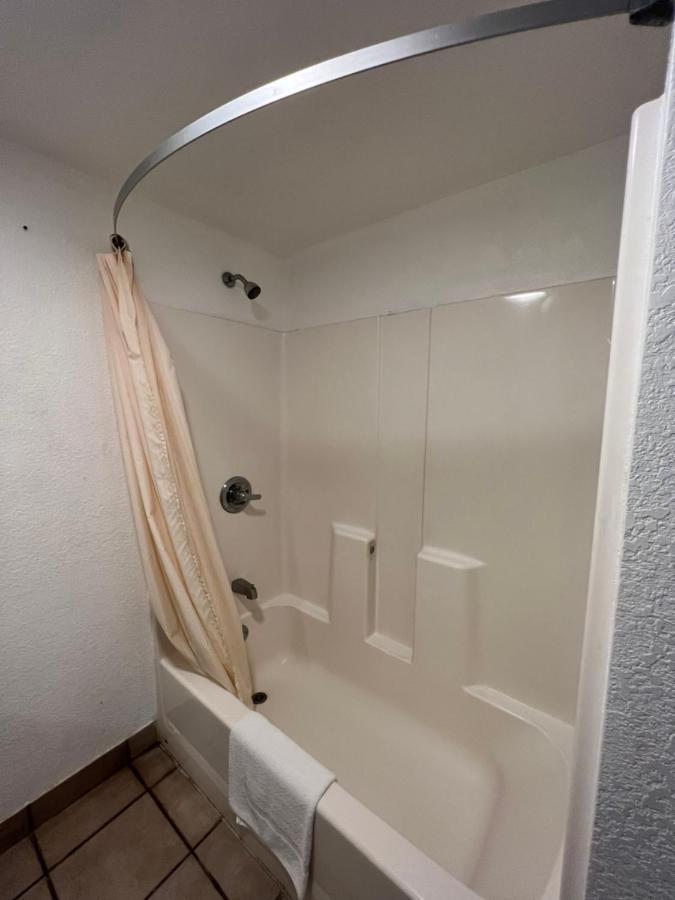 Budget Inn & Suites Freer Exteriör bild